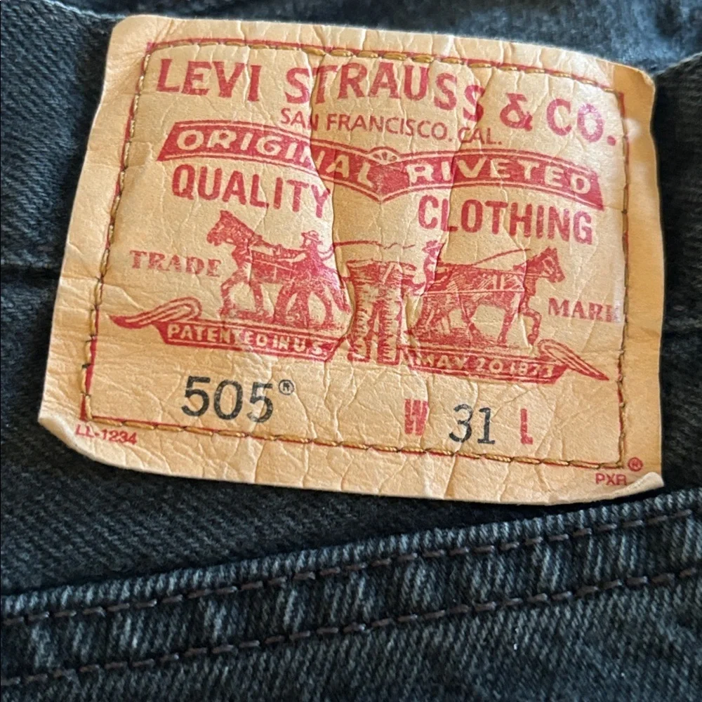VTG Levi’s 505 Relaxed Fit Mens Jean Jorts Shorts Black Size 31X8” 100% Cotton